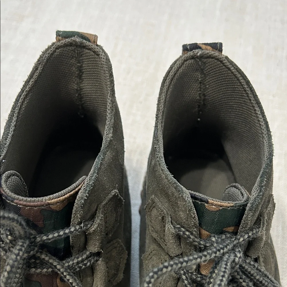 Sorel Out N About Rain Boots Women’s 7.5 Olive Camouflage Suede Ankle Booties